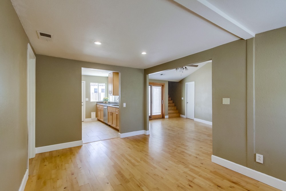 Virtual tour photo 9 of 44 for 3515 Sydney Pl