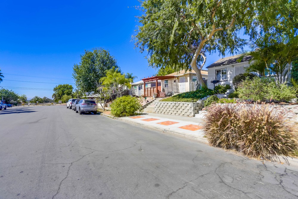 Virtual tour photo 3 of 41 for 3518 37th St #20