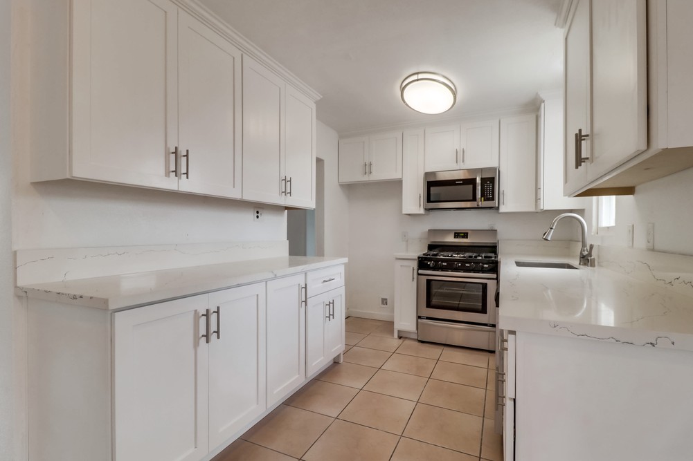 Virtual tour photo 16 of 39 for 352 Sawtelle Ave
