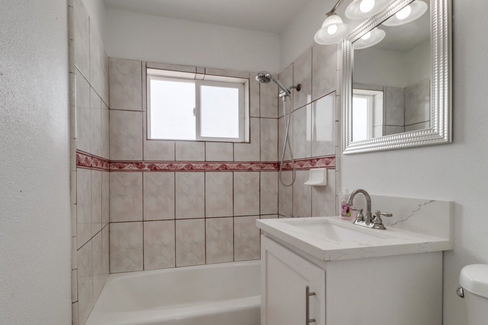Virtual tour photo 29 of 39 for 352 Sawtelle Ave