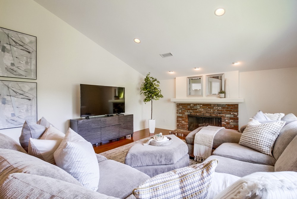 Virtual tour photo 9 of 108 for 3520 Vista De La Orilla