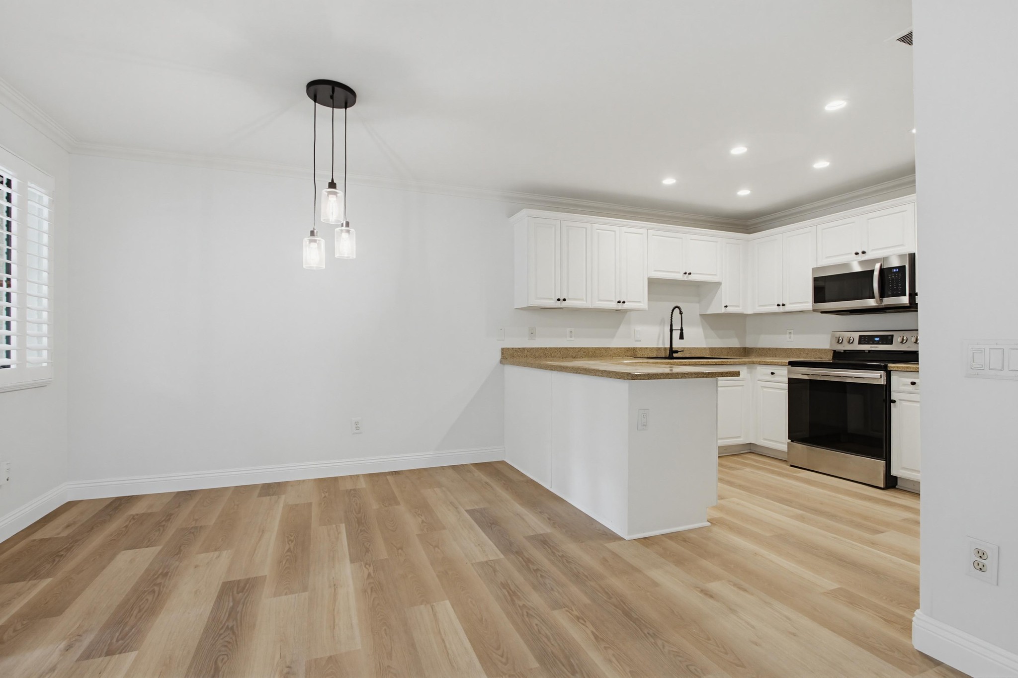 Virtual tour photo 12 of 36 for 3521 Paseo De Elenita Unit 169