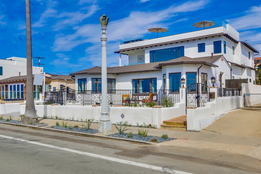 Virtual tour photo 1 of 114 for 3521 Riviera Dr