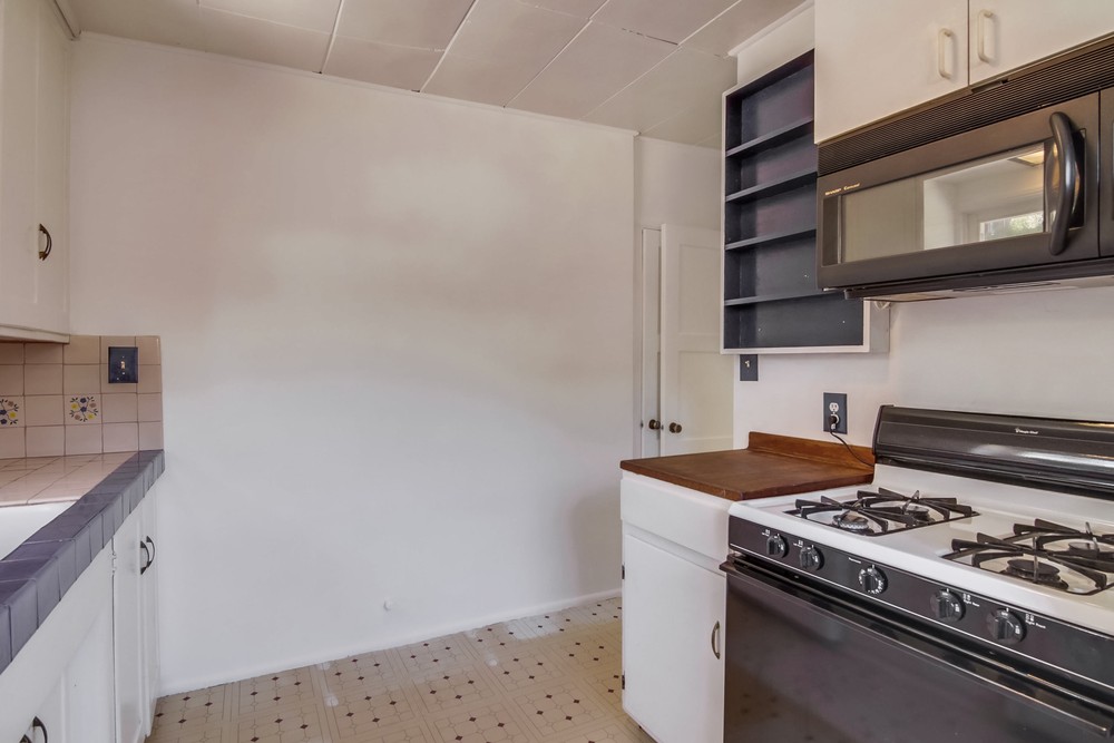 Virtual tour photo 25 of 47 for 3522 Poe St