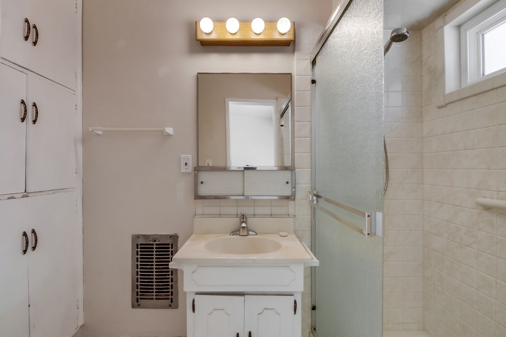 Virtual tour photo 31 of 47 for 3522 Poe St