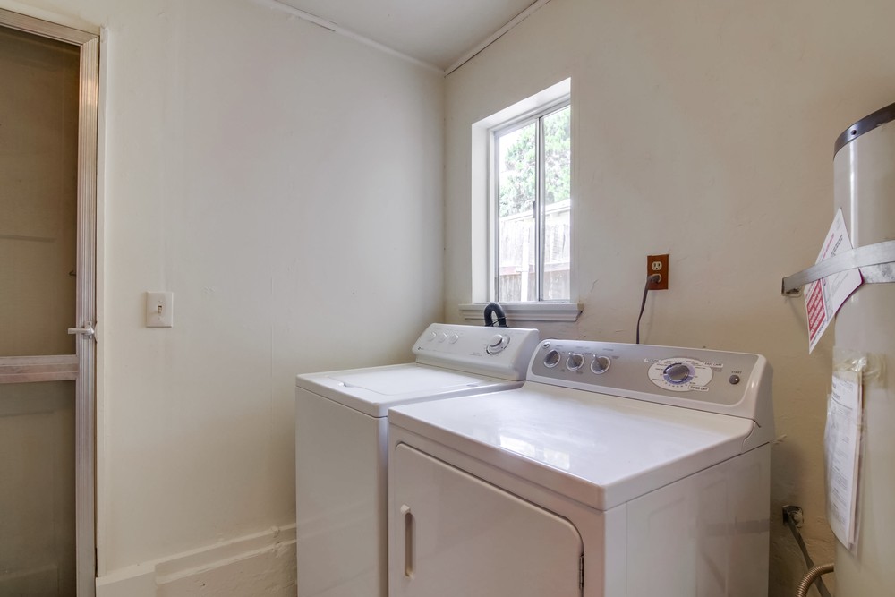 Virtual tour photo 34 of 47 for 3522 Poe St