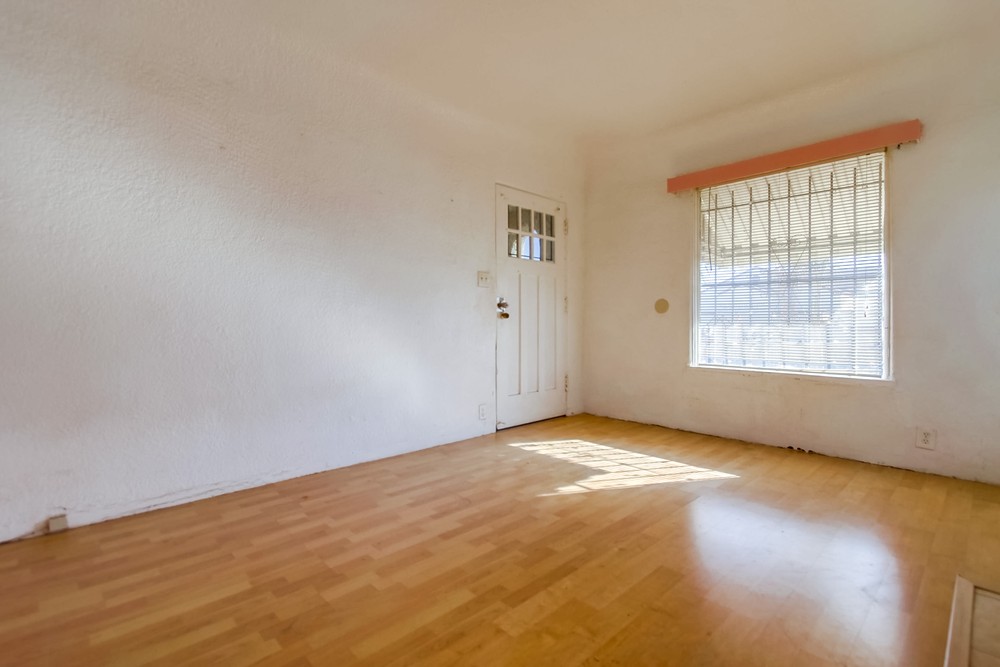 Virtual tour photo 13 of 39 for 3524 Ocean View Blvd
