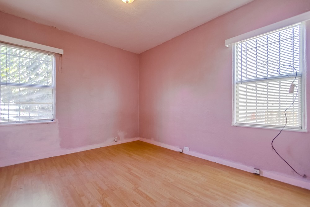 Virtual tour photo 25 of 39 for 3524 Ocean View Blvd