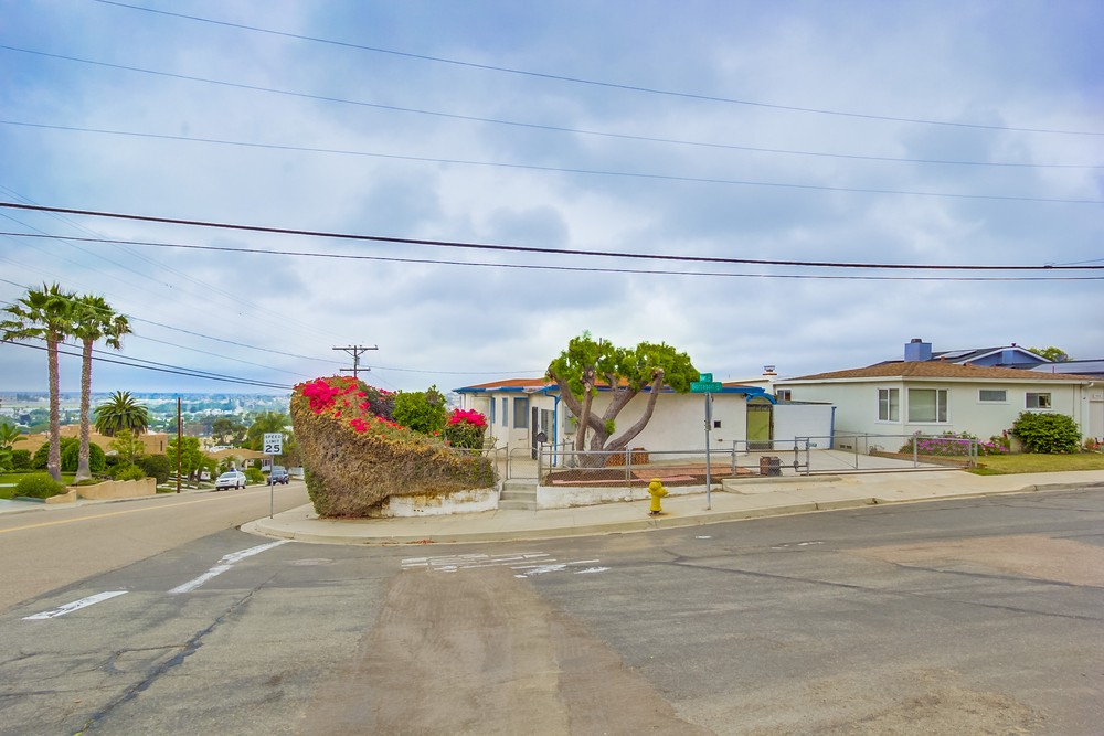 Virtual tour photo 3 of 54 for 3526 Baker St