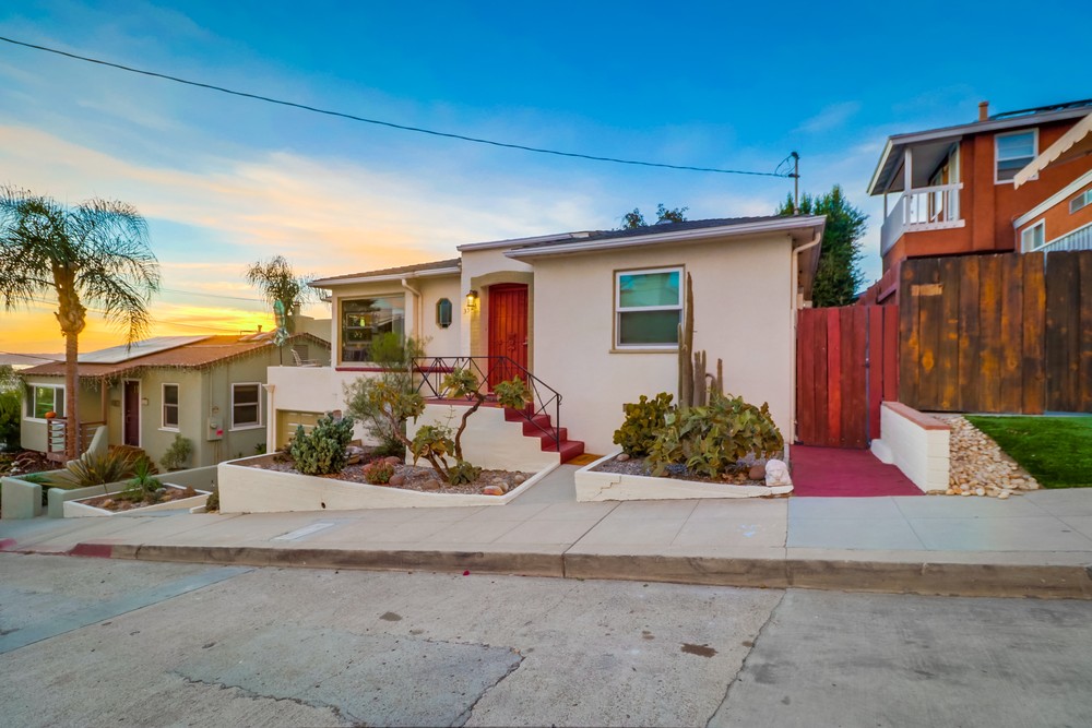 Virtual tour photo 5 of 104 for 3526 Crowell St