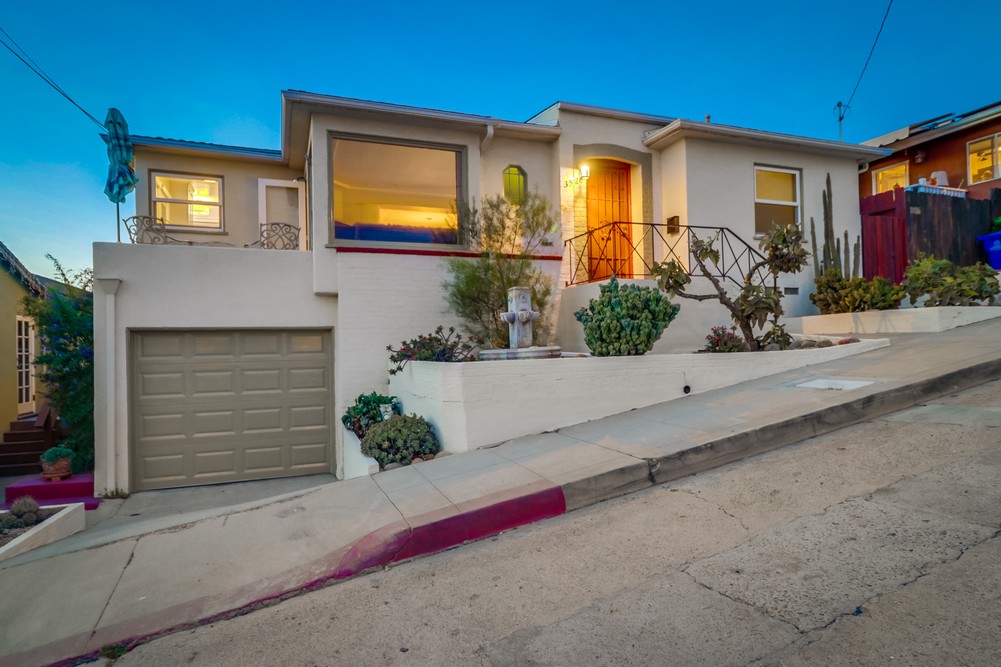 Virtual tour photo 7 of 104 for 3526 Crowell St