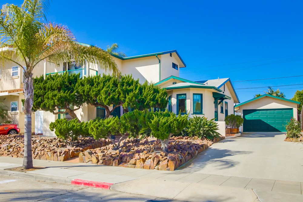 Virtual tour photo 1 of 46 for 3528 Yosemite St