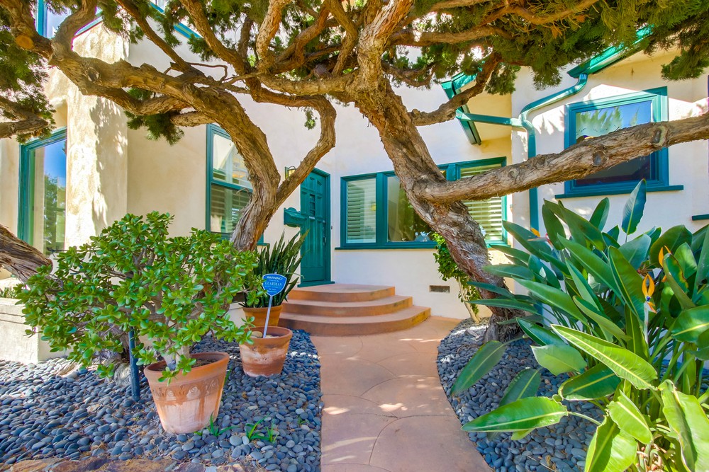 Virtual tour photo 6 of 46 for 3528 Yosemite St