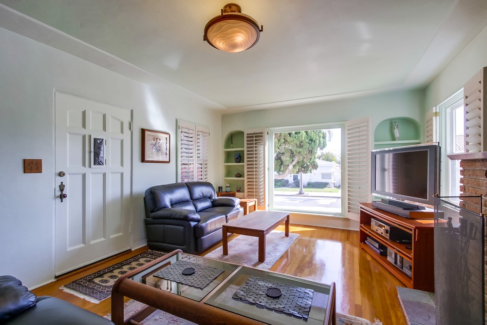 Virtual tour photo 7 of 46 for 3528 Yosemite St