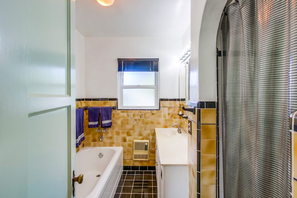 Virtual tour photo 37 of 46 for 3528 Yosemite St