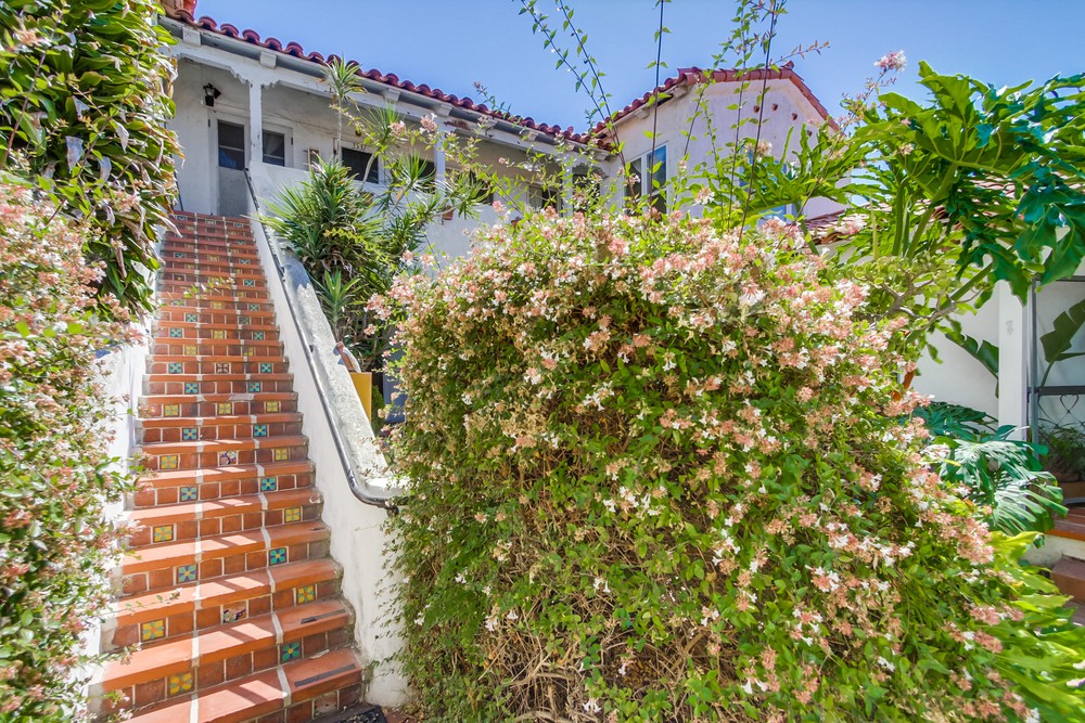 Virtual tour photo 21 of 43 for 3531 1st Ave