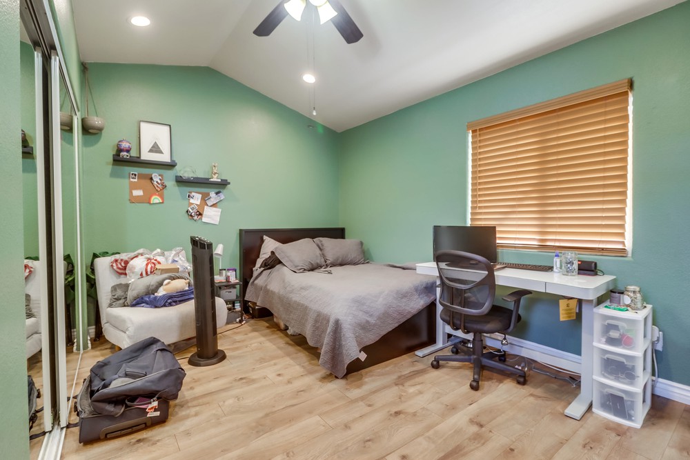 Virtual tour photo 17 of 31 for 3535 47th St