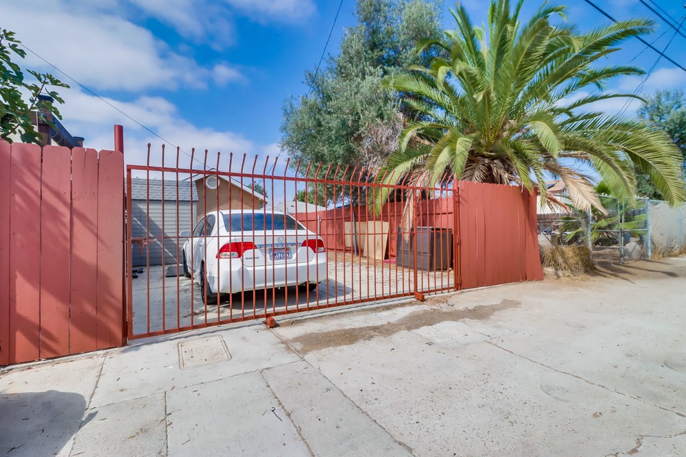 Virtual tour photo 32 of 31 for 3535 47th St