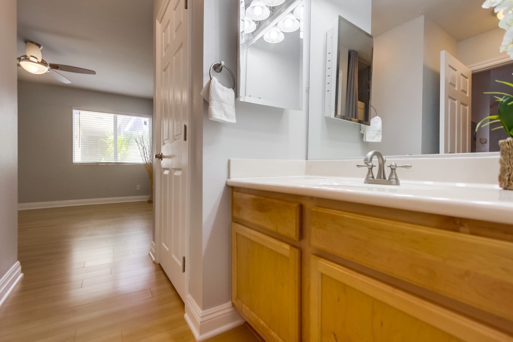 Virtual tour photo 33 of 53 for 3535 Madison Ave #109