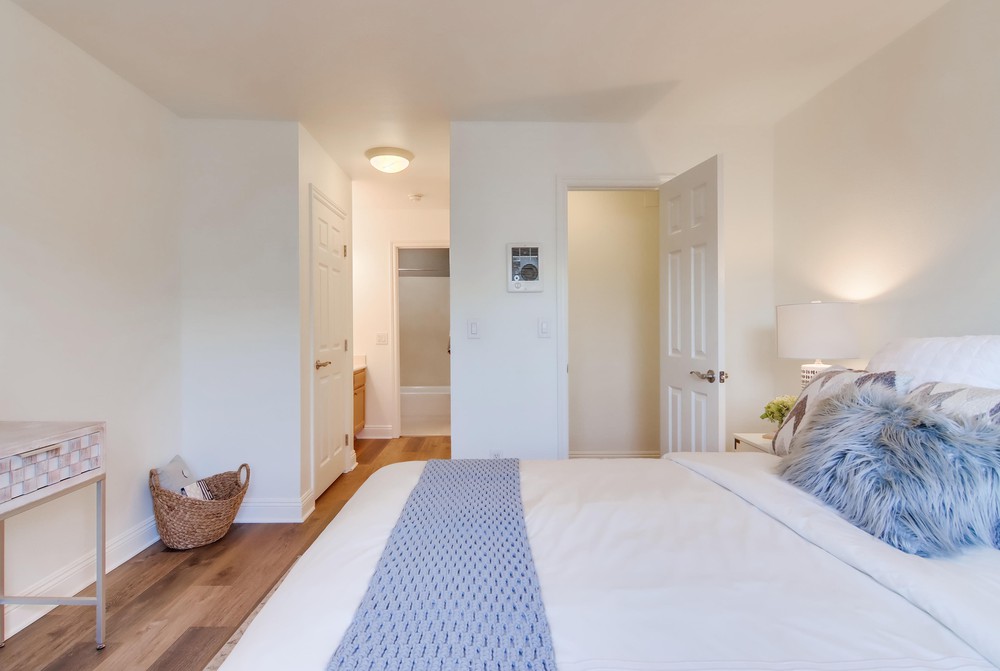 Virtual tour photo 32 of 41 for 3535 Madison Ave UNIT 123