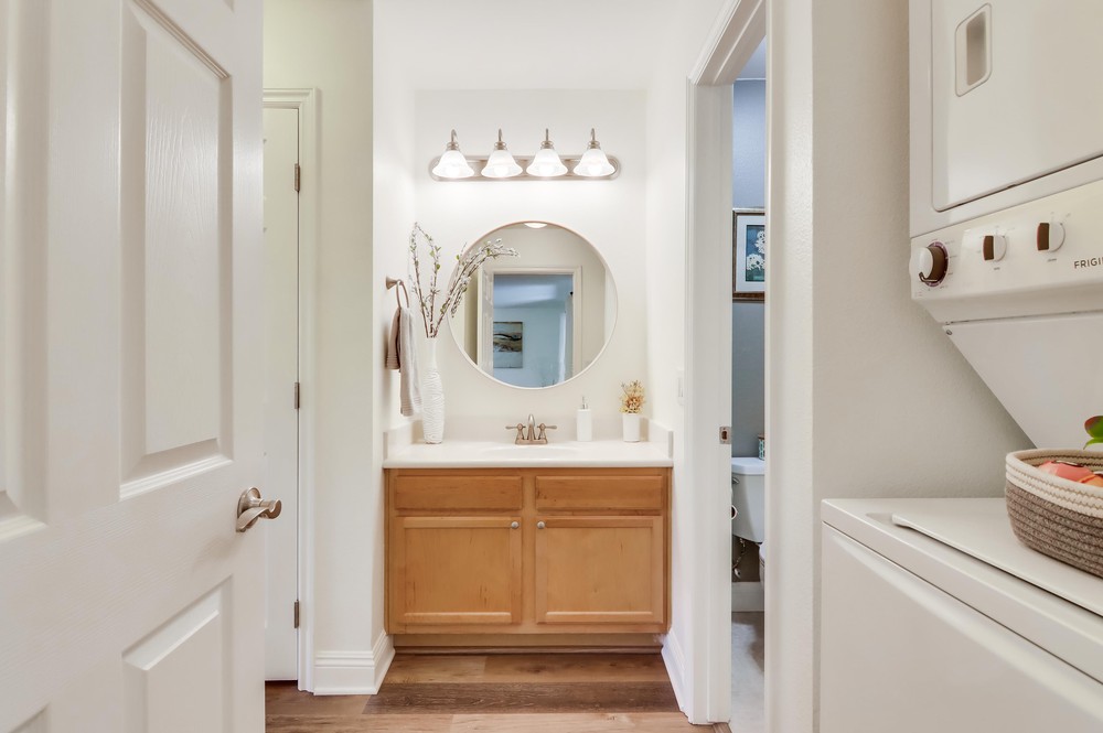 Virtual tour photo 35 of 41 for 3535 Madison Ave UNIT 123