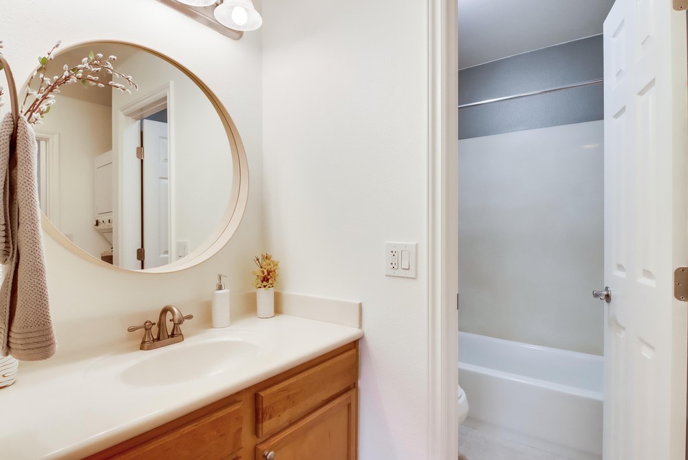 Virtual tour photo 36 of 41 for 3535 Madison Ave UNIT 123