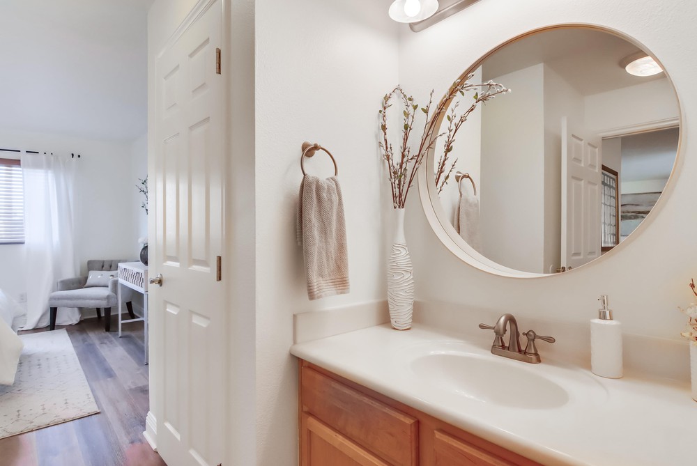 Virtual tour photo 38 of 41 for 3535 Madison Ave UNIT 123