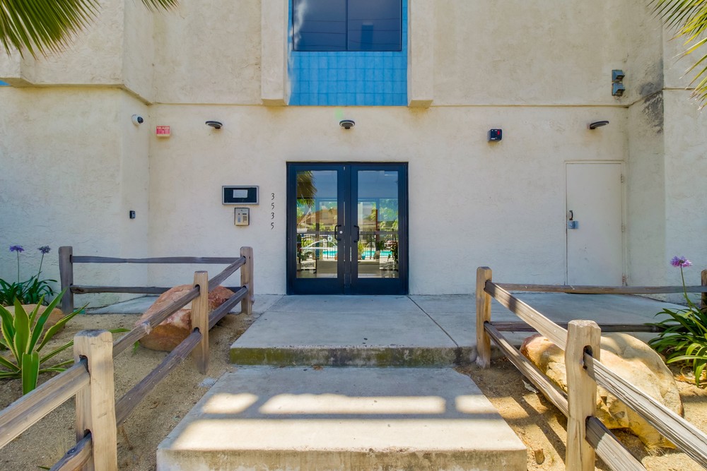Virtual tour photo 3 of 24 for 3535 Monroe Ave #28
