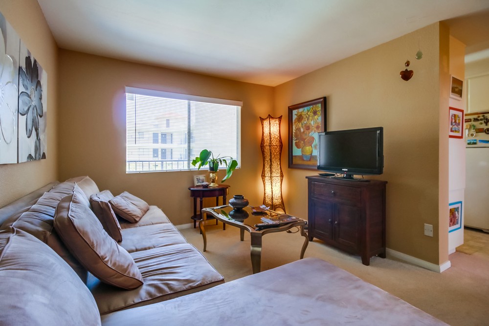 Virtual tour photo 12 of 24 for 3535 Monroe Ave #28
