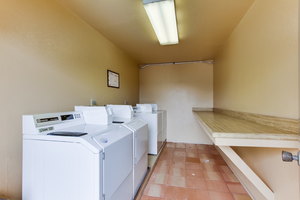 Virtual tour photo 12 of 23 for 3535 Monroe Avenue #46