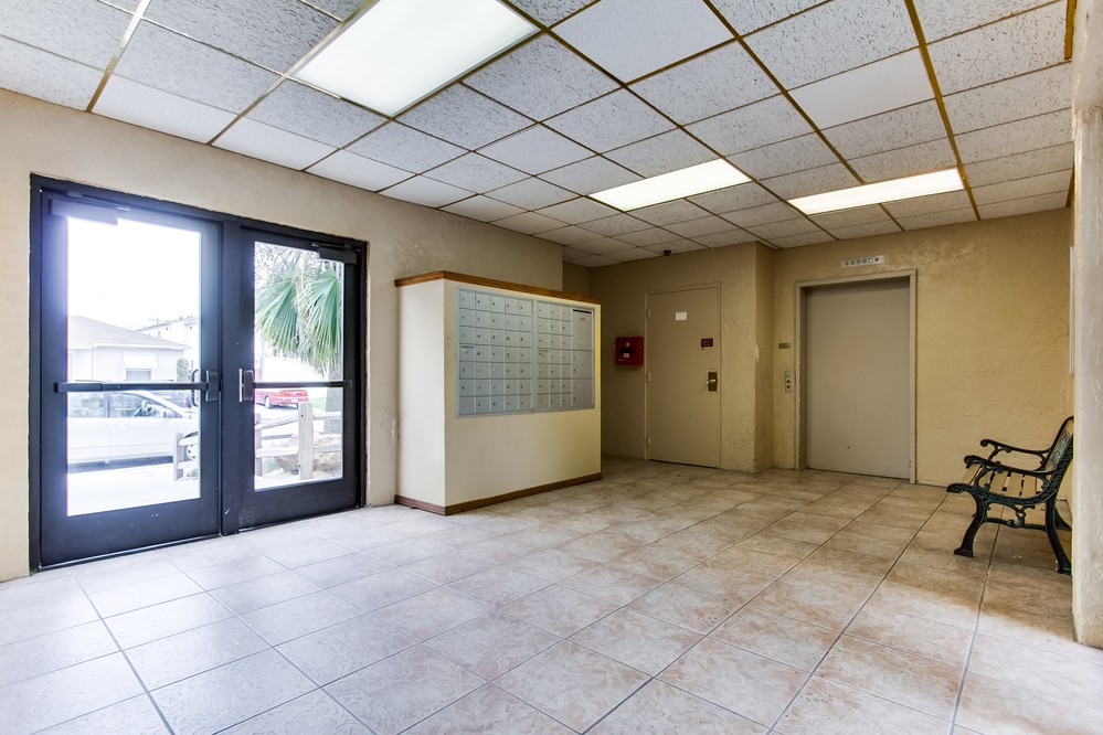 Virtual tour photo 20 of 23 for 3535 Monroe Avenue #46