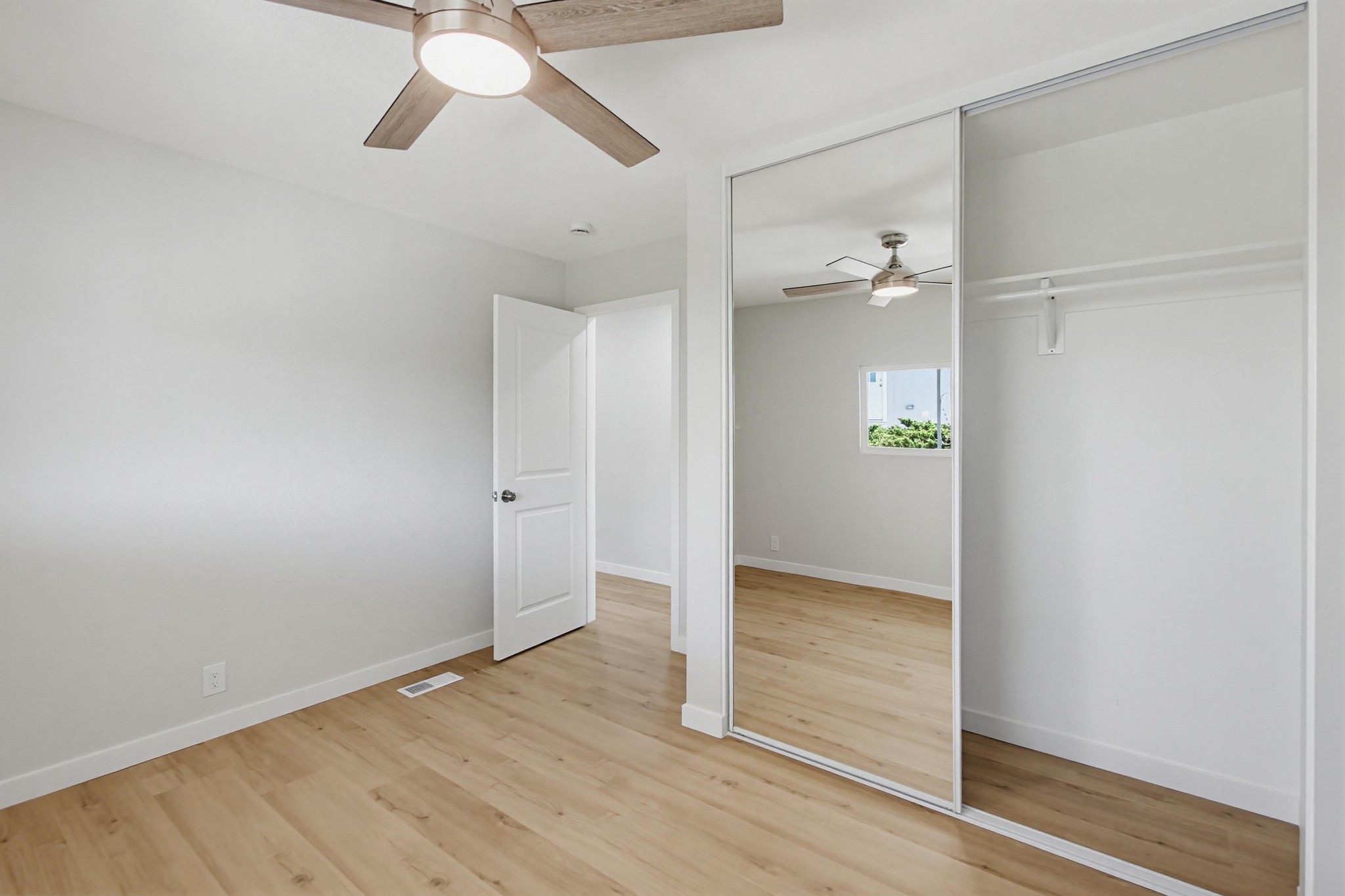 Virtual tour photo 18 of 40 for 3535 W Linda Vista Dr Spc 67