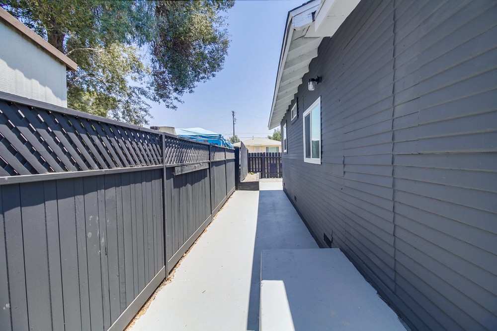 Virtual tour photo 33 of 56 for 3536 47th St