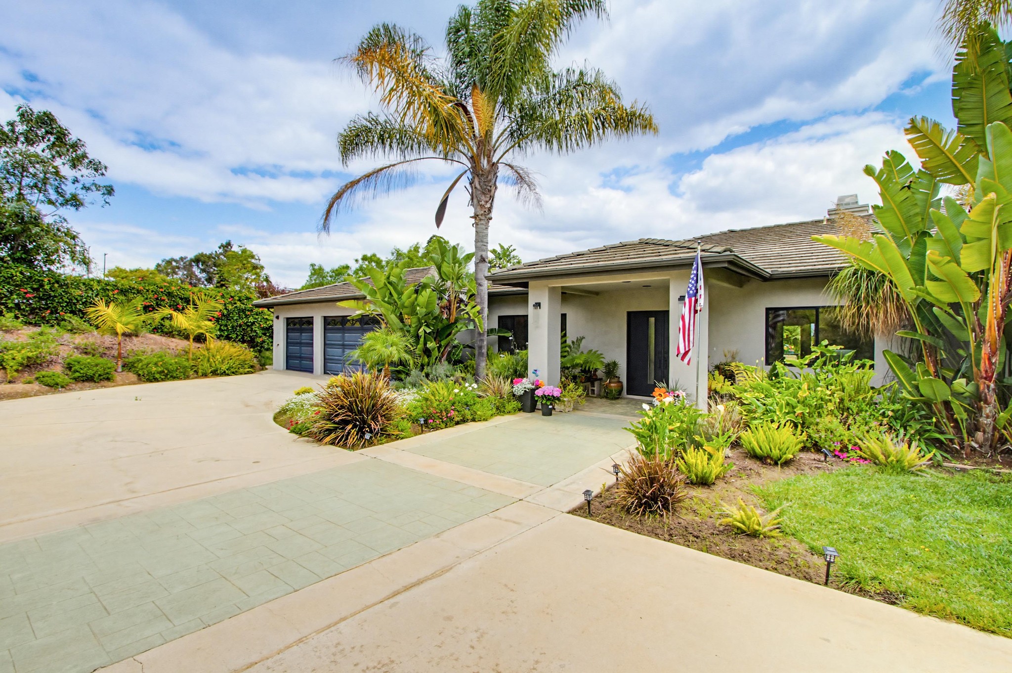 Virtual tour photo 4 of 72 for 3538 Cazador Ln