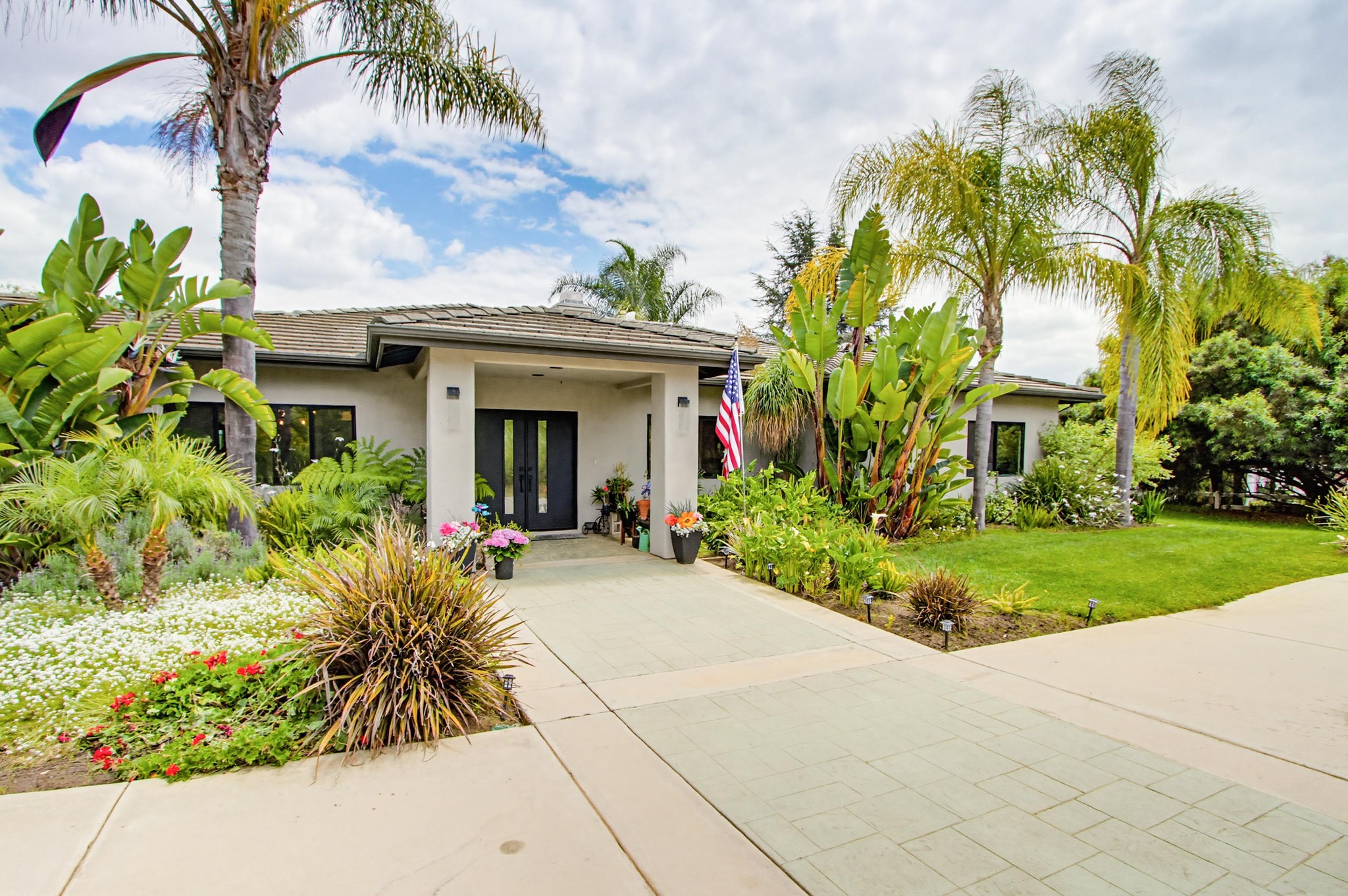 Virtual tour photo 5 of 72 for 3538 Cazador Ln