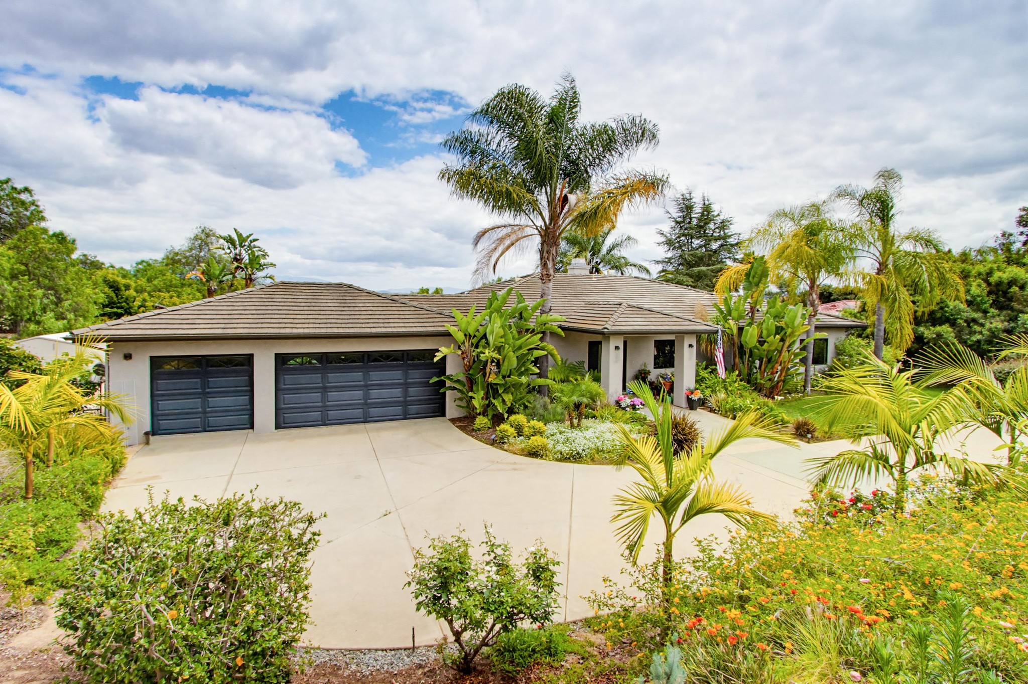 Virtual tour photo 6 of 72 for 3538 Cazador Ln