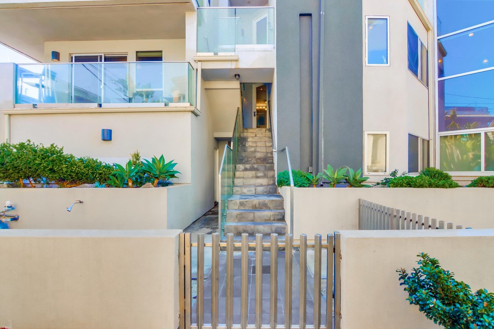 Virtual tour photo 5 of 57 for 3543 Ocean Front Walk
