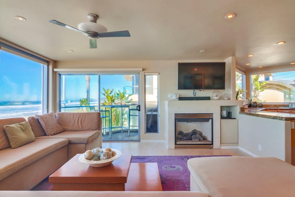 Virtual tour photo 12 of 57 for 3543 Ocean Front Walk