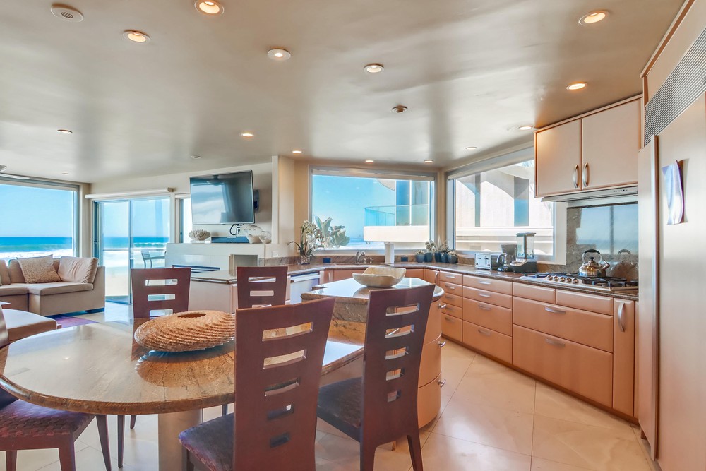 Virtual tour photo 21 of 57 for 3543 Ocean Front Walk