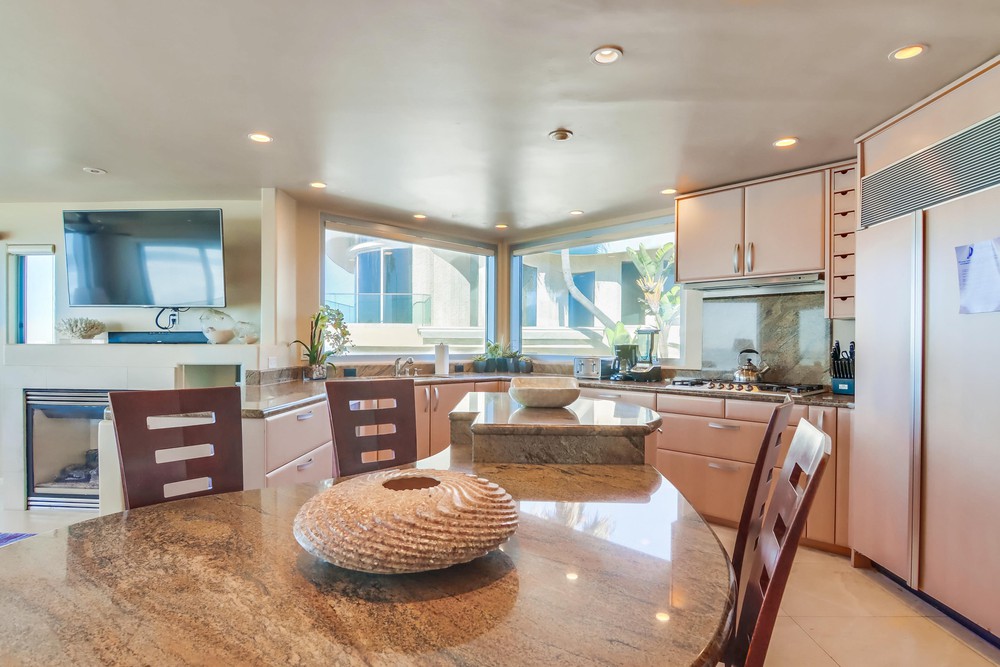 Virtual tour photo 22 of 57 for 3543 Ocean Front Walk