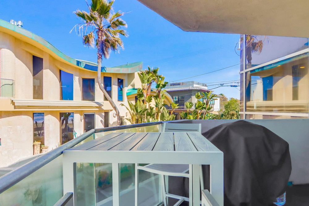 Virtual tour photo 29 of 57 for 3543 Ocean Front Walk