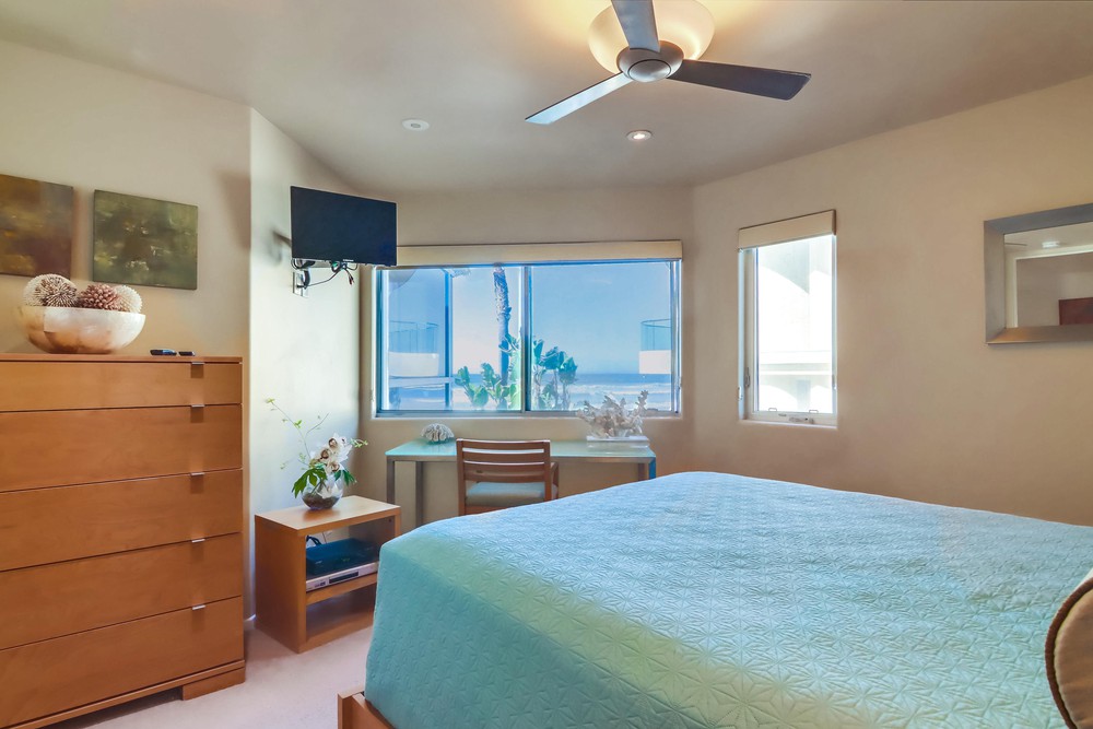 Virtual tour photo 31 of 57 for 3543 Ocean Front Walk