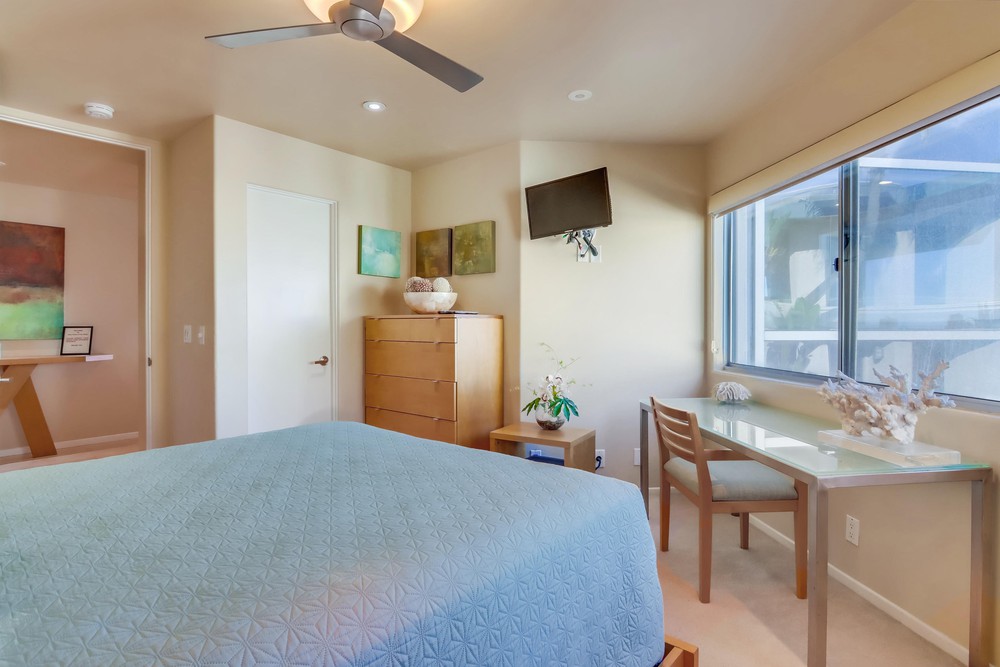 Virtual tour photo 32 of 57 for 3543 Ocean Front Walk