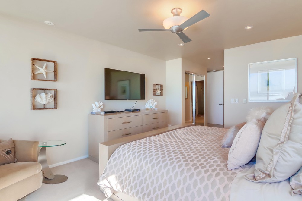 Virtual tour photo 36 of 57 for 3543 Ocean Front Walk