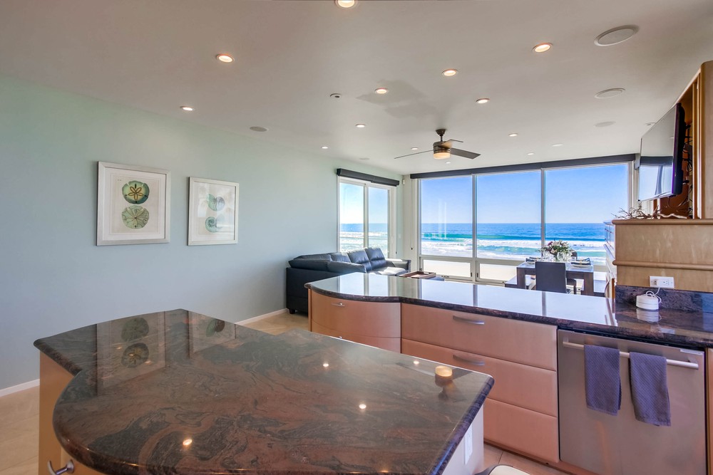 Virtual tour photo 19 of 61 for 3545 Ocean Front Walk