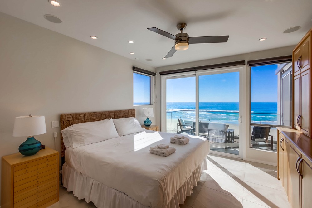 Virtual tour photo 22 of 61 for 3545 Ocean Front Walk