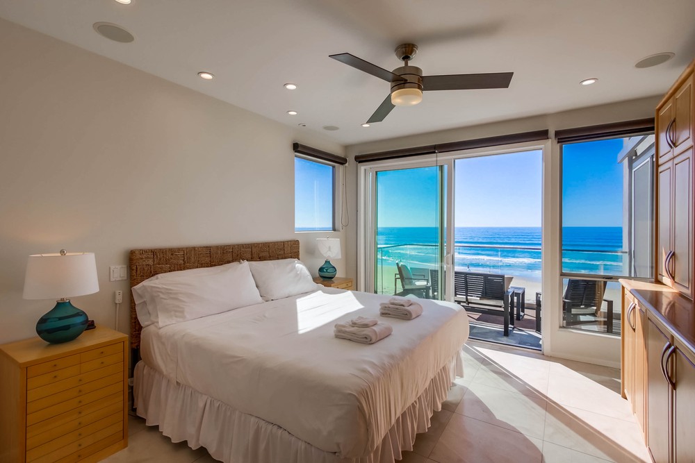Virtual tour photo 23 of 61 for 3545 Ocean Front Walk