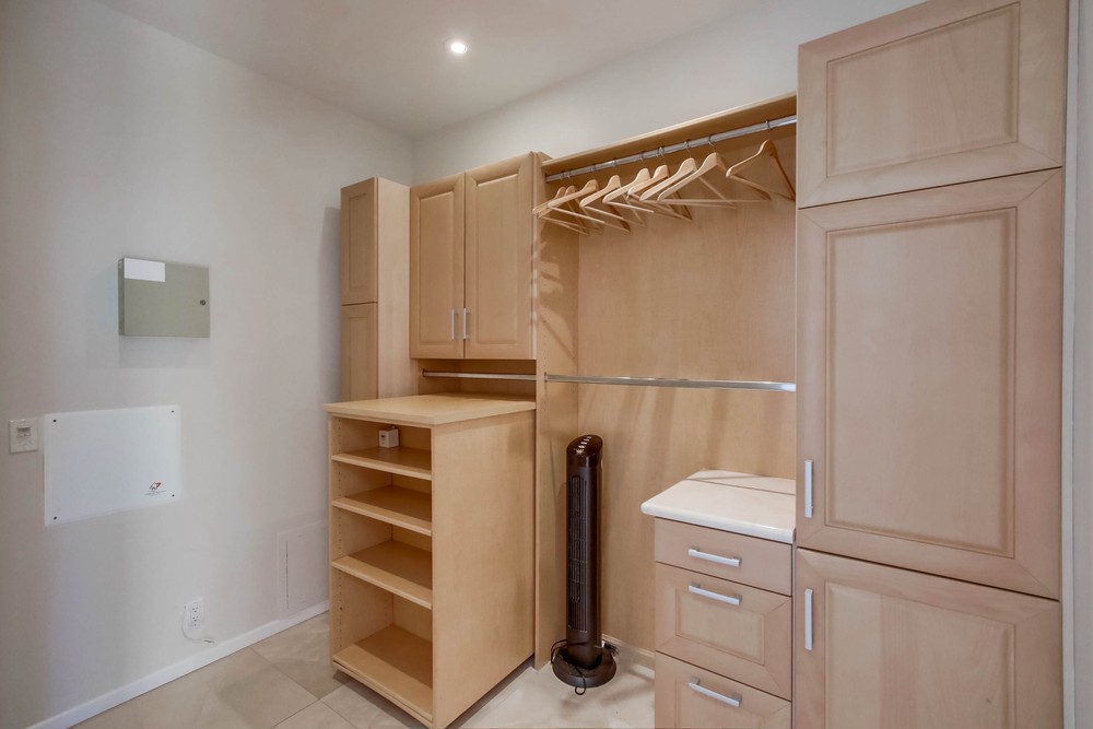 Virtual tour photo 28 of 61 for 3545 Ocean Front Walk
