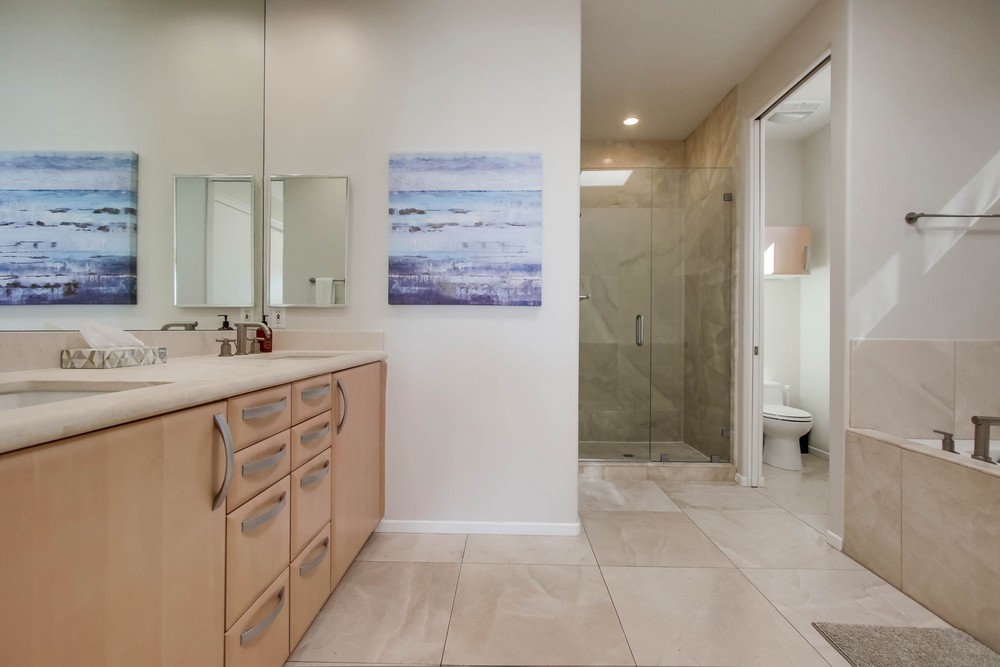 Virtual tour photo 29 of 61 for 3545 Ocean Front Walk