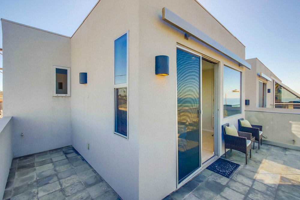 Virtual tour photo 43 of 61 for 3545 Ocean Front Walk